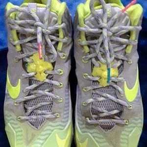 Nike Lebron 11